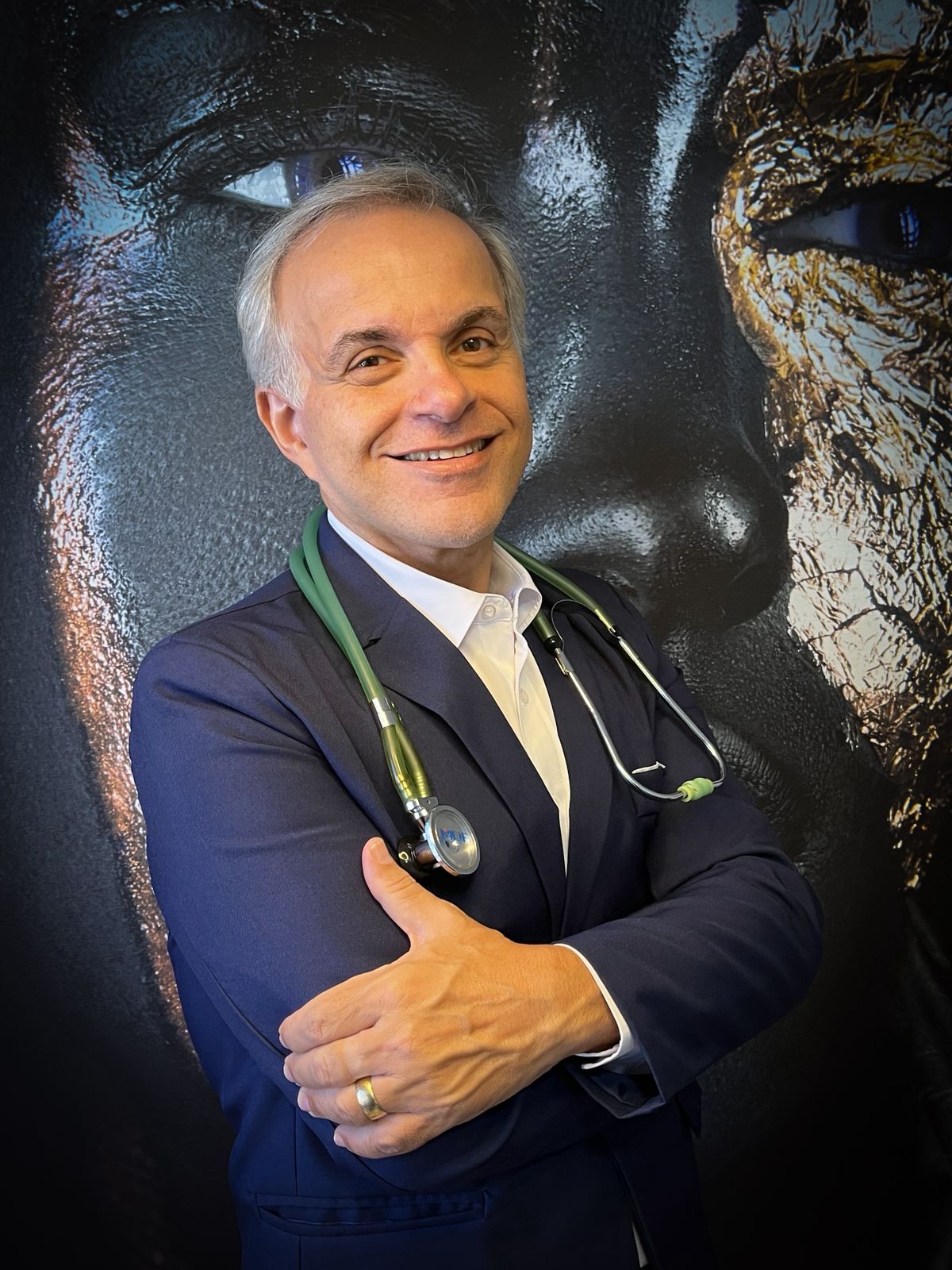 Dr. Armando Marins